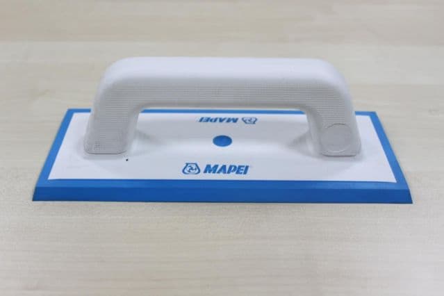 Mapei шпатель резиновый для заполнения швов